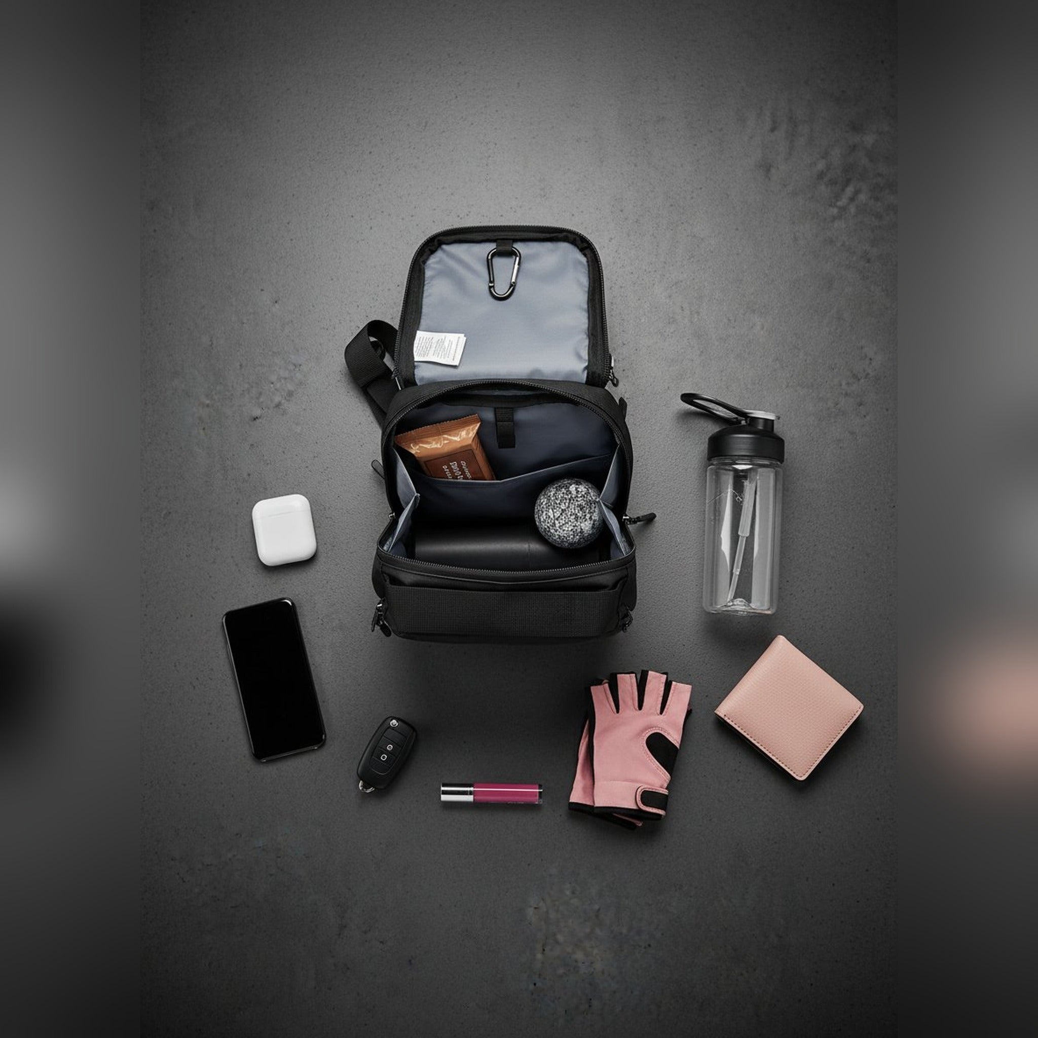GearNestt magnetic gym bag